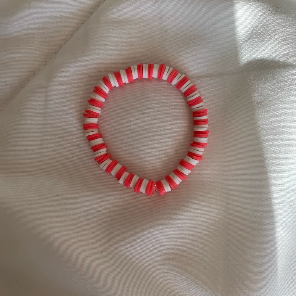 This bracelet is part of the party set!
